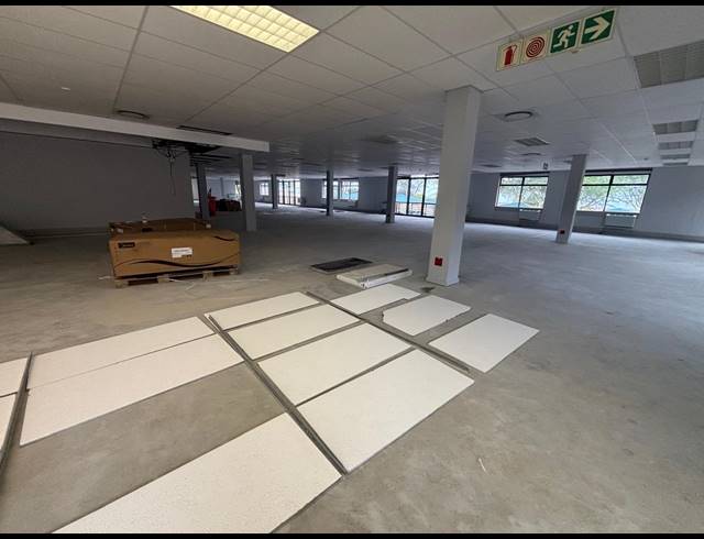 1,023M² OFFICE TO LET IN PLATTEKLOOF 3
